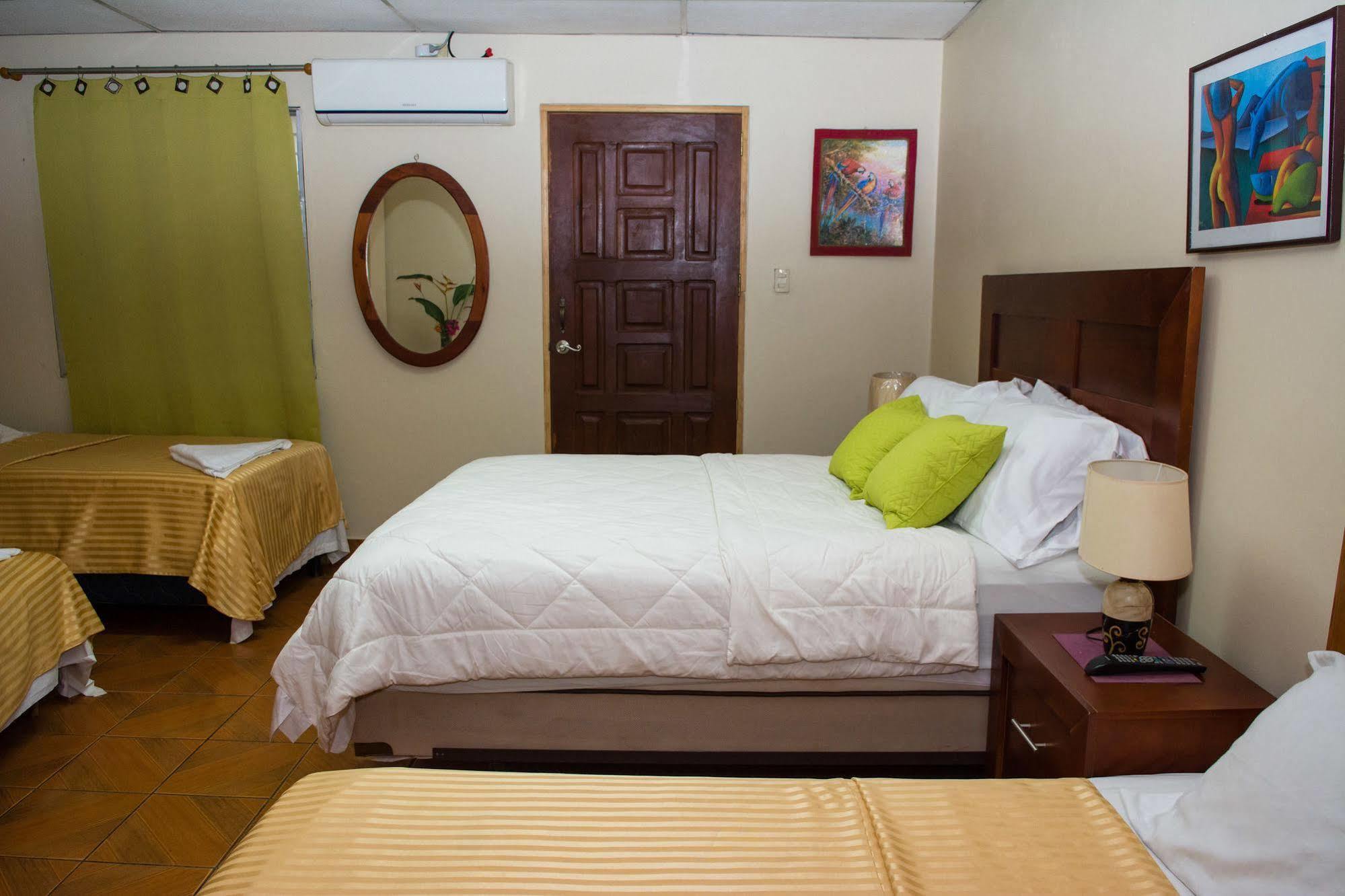 Hostal Casa Los Espinoza Managua Esterno foto