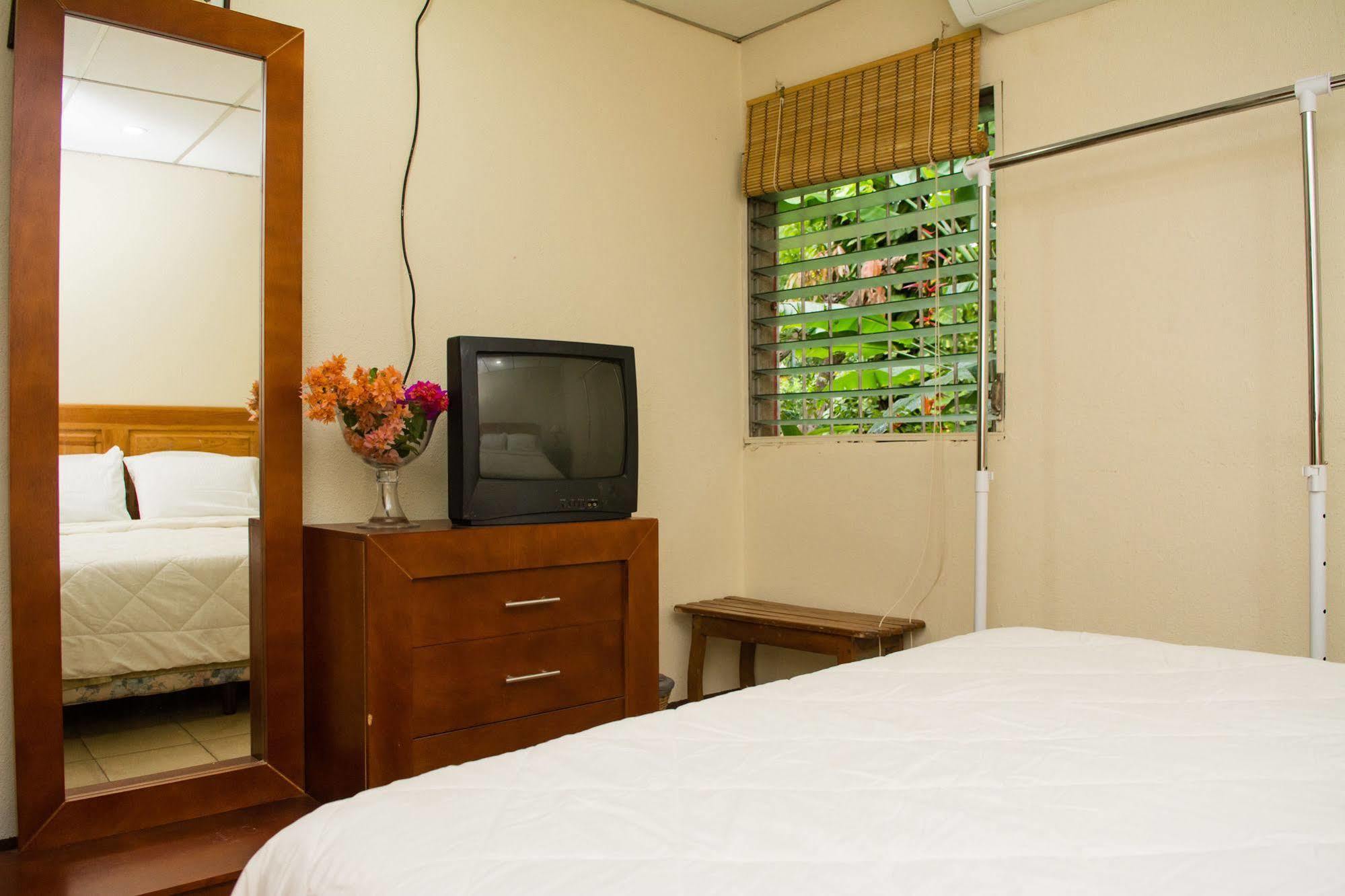 Hostal Casa Los Espinoza Managua Esterno foto